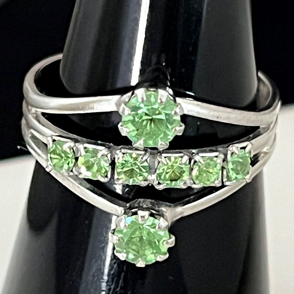 Vintage 1960s Cocktail Ring Mid Century Modern Green Rhinestone Silver Tone - 4I